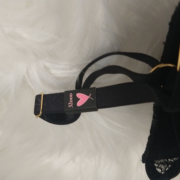 NWT Victoria's Secret 32DDD bra - Picture 10 of 10